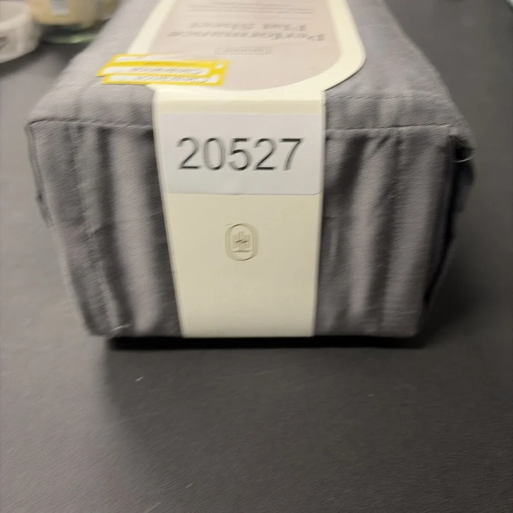 Threshold Queen Size 400 Thread Count Performance Flat Sheet Radiant Gray 20527
